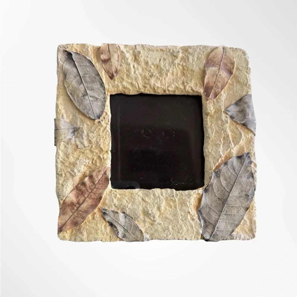 Leaf Patterned Stone Look Photo Frame - Picture 1 of 7